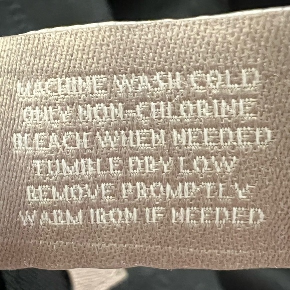 Chico’s Wrinkle Resistant Black 3/4 Sleeve Button Down Shirt - Size 1 (Medium/8) - Picture 9 of 10